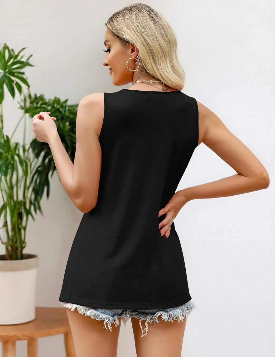 Zeagoo Women's Summer Tank Tops 2025 Pleated Crew Neck Floral Solid Loose Fit Casual Sleeveless Flowy Boho Tunic Shirts